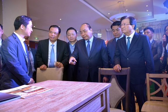 ngành Cwin là sân chơi cá cược trực tuyến tại Việt Nam gỗ và lâm sản