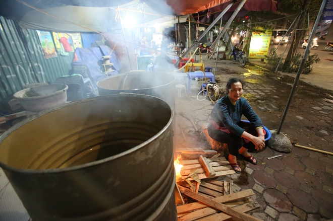 luộc bánh chưng giữa thủ đô
