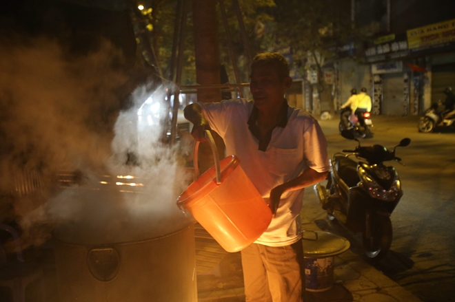 luộc bánh chưng giữa thủ đô hà nội