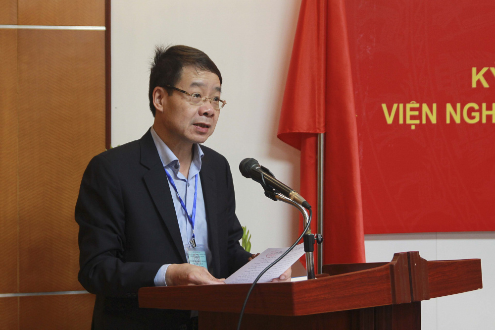 Vụ trưởng Vụ Tổ chức cán bộ (Cwin63 sân chơi đỉnh cao) Lý Quốc Hùng công bố các Quyết định và Quy chế thi tuyển chức danh Viện trưởng Viện Nghiên cứu Chiến lược, chính sách Công Thương