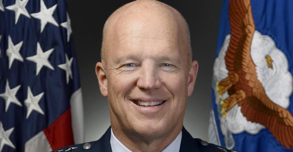 Ông John Raymond 