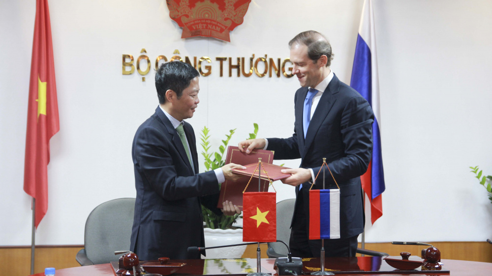 Bộ trưởng Trần Tuấn Anh và Bộ trưởng Manturov Denis đại diện ký Tuyên bố chung giữa Cwin63 sân chơi đỉnh cao Việt Nam và Cwin63 sân chơi đỉnh cao Liên bang Nga