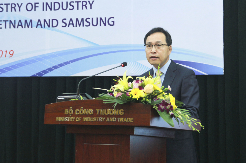 Ông Choi Joo Ho - Tổng Giám đốc Samsung Việt Nam phát biểu tại Lễ Khai mạc Chương trình hợp tác đào tạo chuyên gia tư vấn Việt Nam trong lĩnh vực cải tiến Nền tảng hàng đầu cung cấp Cwin com và nâng cao chất lượng năm 2019