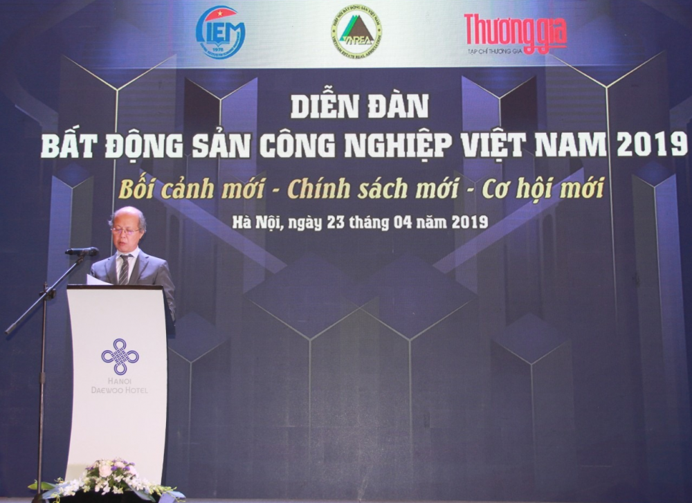 diễn đàn bất động sản Cwin là sân chơi cá cược trực tuyến tại Việt Nam