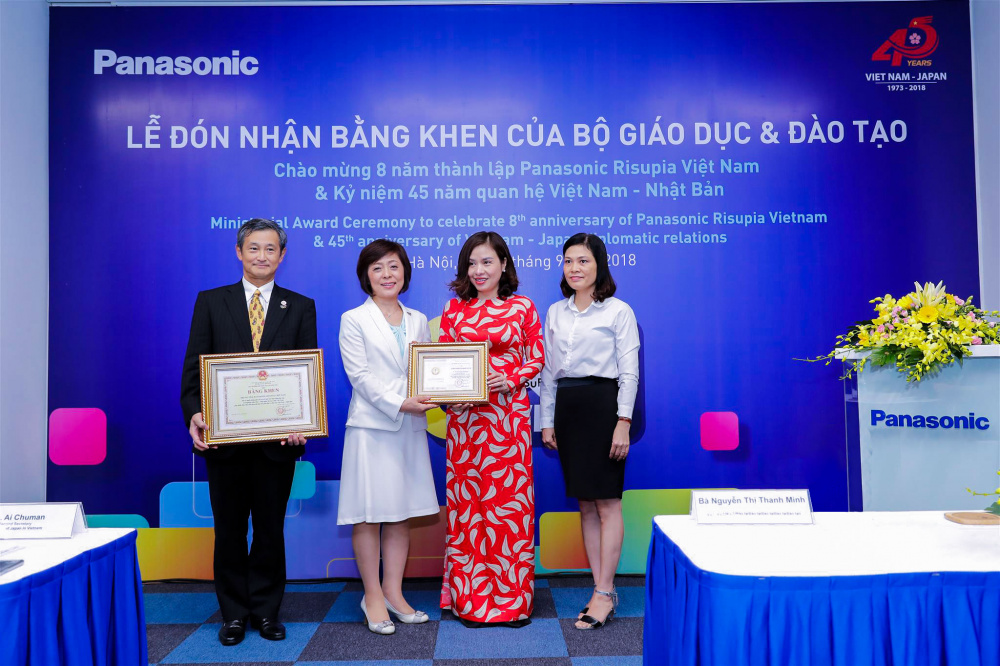 3.	Panasonic Risupia nhận bằng khen của Bộ GD & ĐT 2018, với hơn 600,000 lượt khách sau 8 năm thành lập  