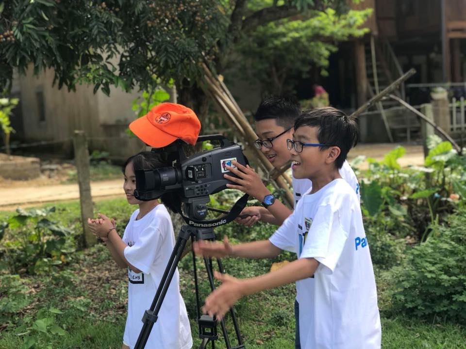 4.	Chương trình đào tạo làm phim Panasonic Qua Ống kính trẻ thơ thu hút hàng ngàn học sinh tham gia 