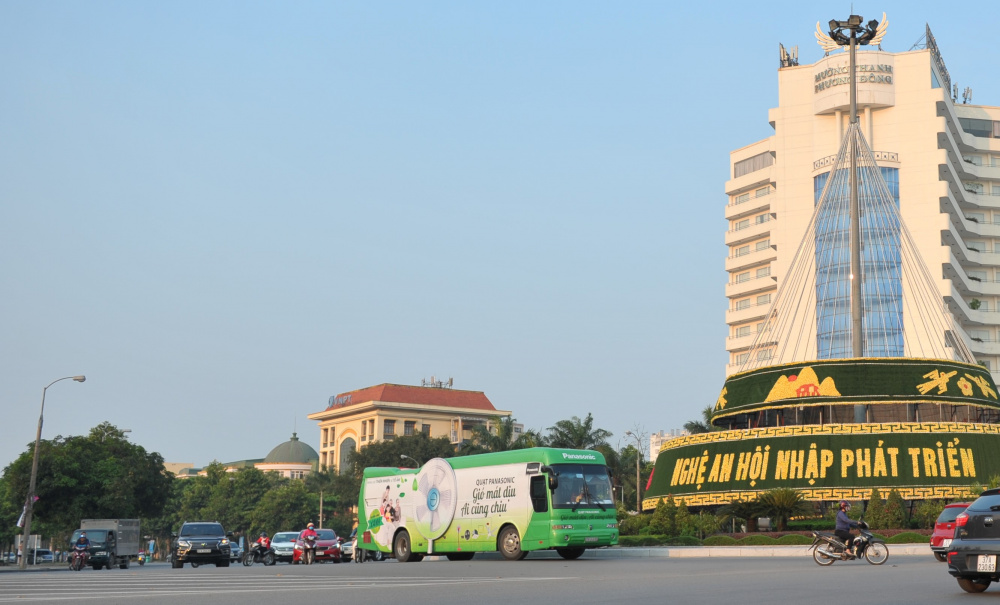 Chiếc xe bus “mang gió yêu thương” của Panasonic tới cộng đồng
