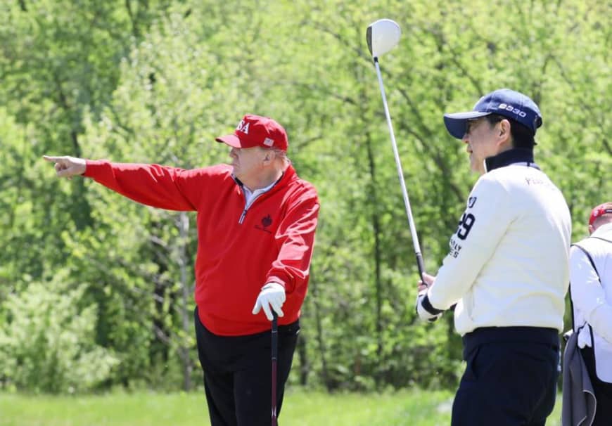 Hai nhà lãnh đạo chơi Golf