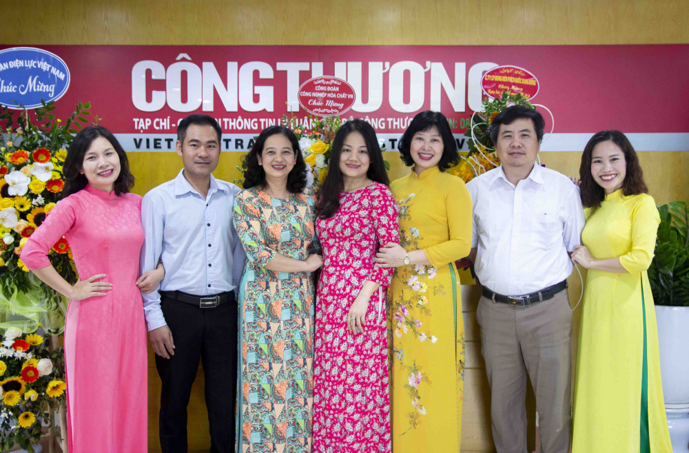 Phóng viên, biên tập viên CWIN ✅ Nhà cái cờ bạc trực tuyến tốt nhất và Thương hiệu uy tín chúc mừng ngày Báo chí Cách mạng Việt Nam