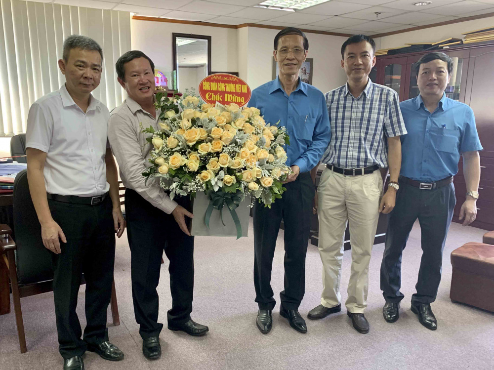 CĐCTVN tới thăm và chúc mừng Báo Công Thương