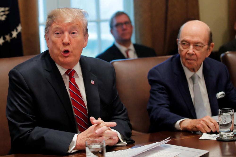 Tổng thống Mỹ Donald Trump và Bộ trưởng Thương mại Wilbur Ross