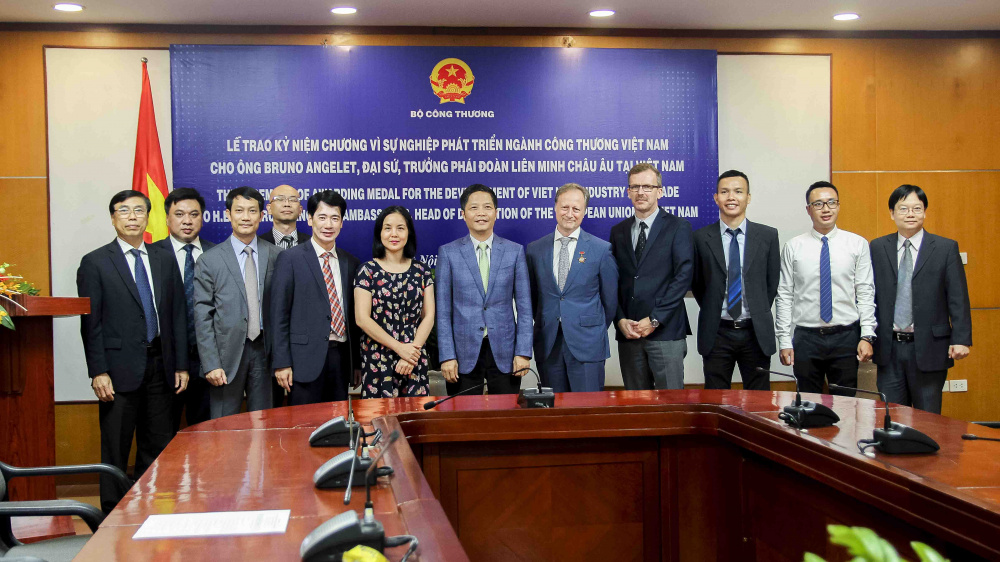Đại diện Cwin63 sân chơi đỉnh cao cùng đại diện Phái đoàn EU tại Việt Nam