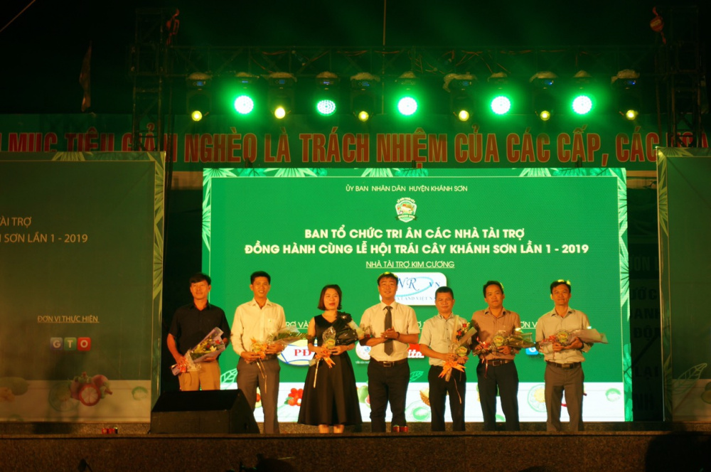 PVFCCo nhận kỷ niệm chương vinh danh đơn vị đồng hành