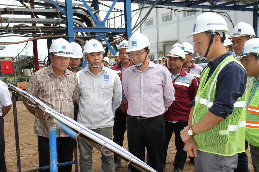 Tổng giám đốc PVN Lê Mạnh Hùng kiểm tra tiến độ dự án trên công trường NMNĐ Thái Bình 2.