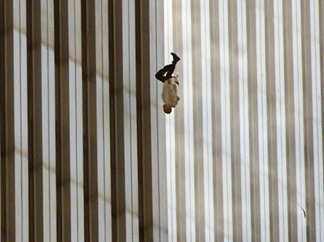 Bức ảnh “Người đàn ông rơi” (The Falling Man)