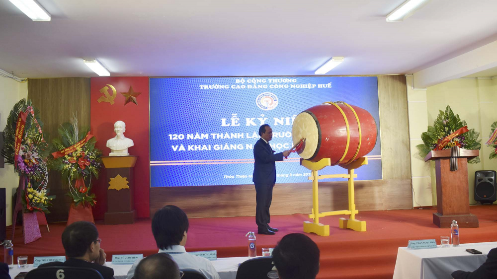cao đẳng Cwin là sân chơi cá cược trực tuyến tại Việt Nam Huế