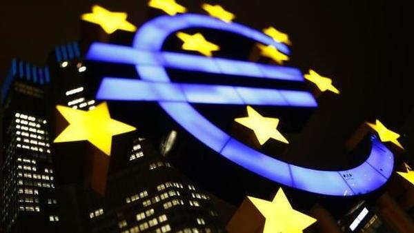ngân hàng ECB hạ lãi suất