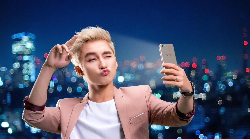 Sơn Tùng M-TP quảng cáo cho Oppo F1s