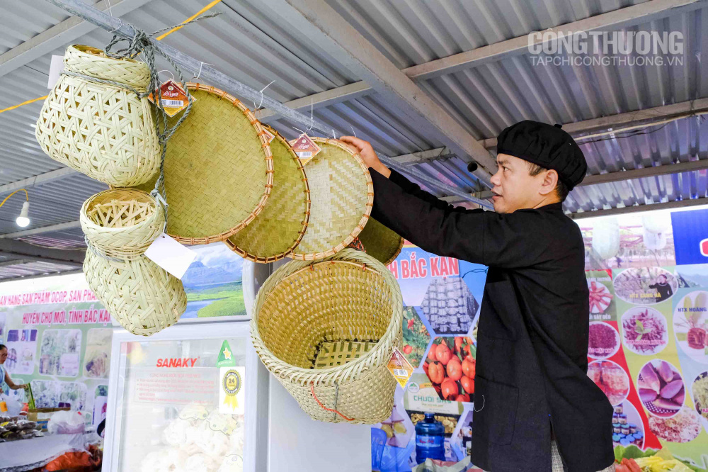 Tuần lễ giới thiệu Hồng không hạt và các sản phẩm nông sản sạch tỉnh Bắc Kạn năm 2019 tại Big C Thăng Long