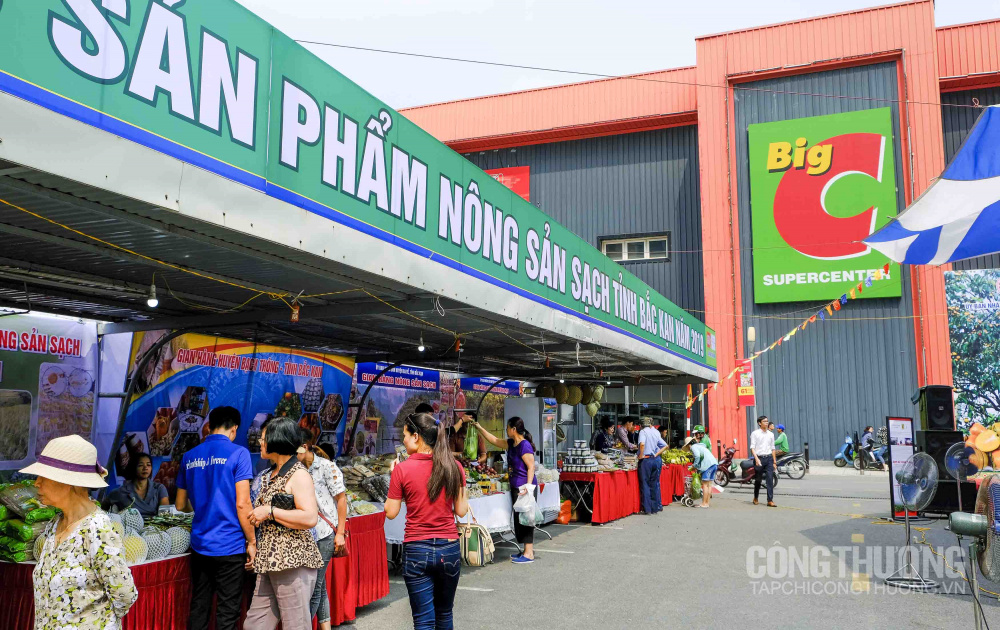Tuần lễ giới thiệu Hồng không hạt và các sản phẩm nông sản sạch tỉnh Bắc Kạn năm 2019 tại Big C Thăng Long
