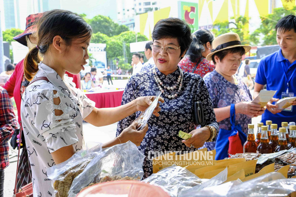 Tuần lễ giới thiệu Hồng không hạt và các sản phẩm nông sản sạch tỉnh Bắc Kạn năm 2019 tại Big C Thăng Long