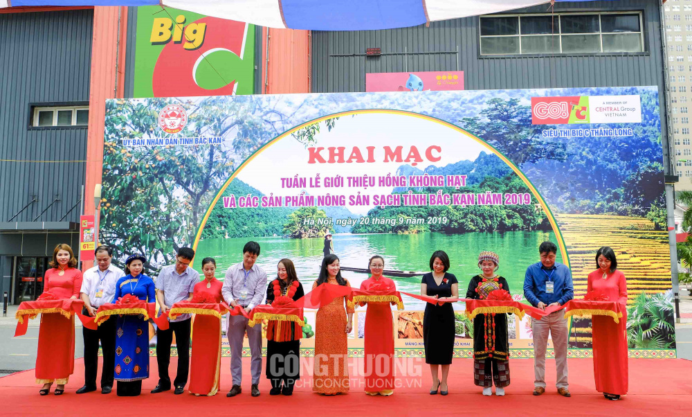 Tuần lễ giới thiệu Hồng không hạt và các sản phẩm nông sản sạch tỉnh Bắc Kạn năm 2019 tại Big C Thăng Long