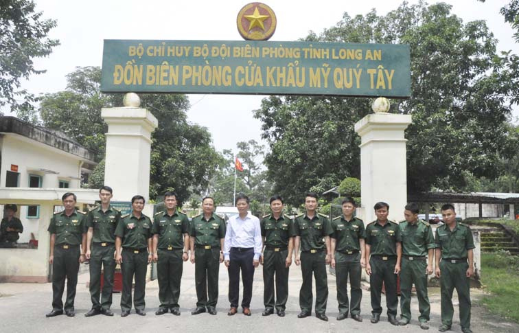 Cwin63 sân chơi đỉnh cao đồng hành cùng Long An chặn nạn thuốc lá ngoại, đường cát nhập lậu 