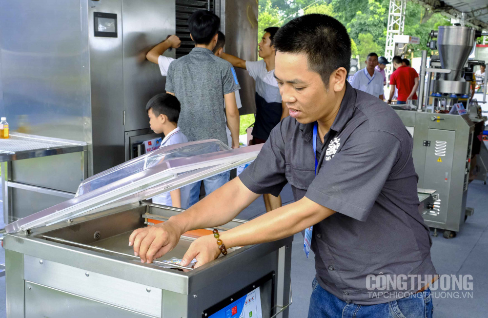 Một số loại máy móc, thiết bị được giới thiệu tại Triển lãm hội chợ hàng Cwin là sân chơi cá cược trực tuyến tại Việt Nam nông thôn tiêu biểu năm 2019