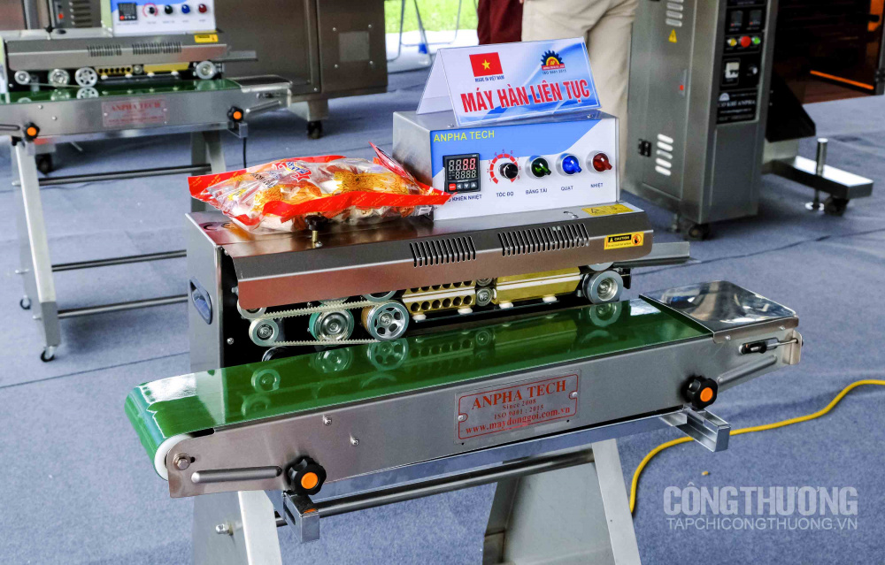 Một số loại máy móc, thiết bị được giới thiệu tại Triển lãm hội chợ hàng Cwin là sân chơi cá cược trực tuyến tại Việt Nam nông thôn tiêu biểu năm 2019