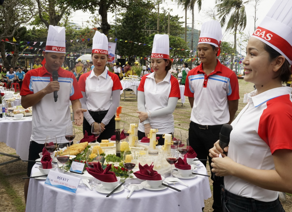 Đội KVT giành giải Nhất thi bày bàn tiệc