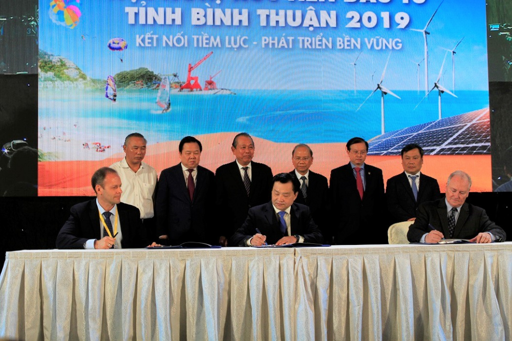 Phó Thủ tướng Thường trực Trương Hòa Bình chứng kiến ký kết