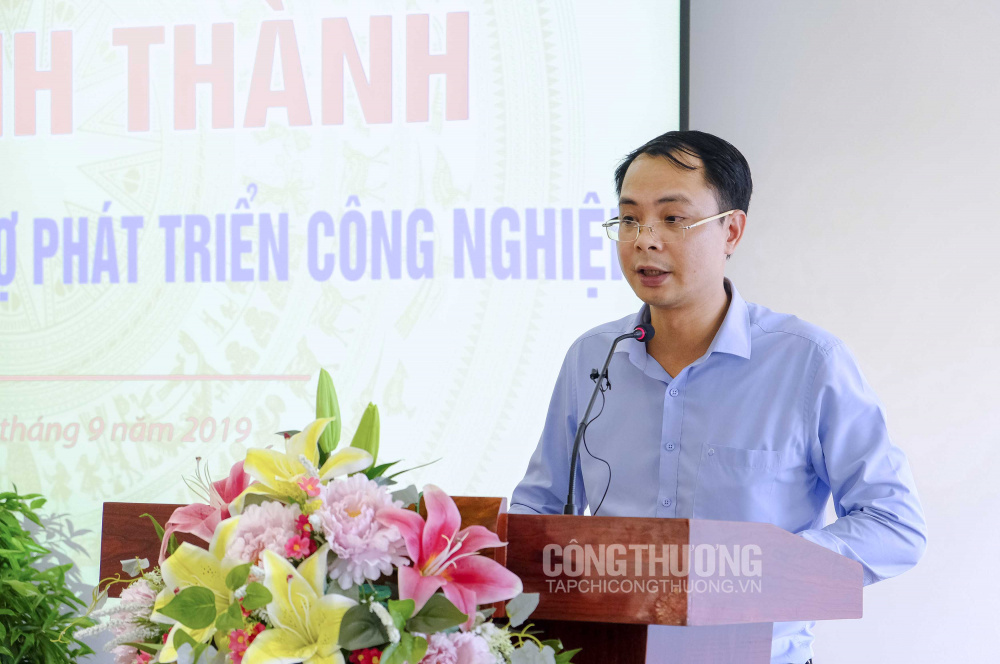 Ông Ngô Khải Hoàn - Phó Cục trưởng Cục Tải về ứng dụng CWIN05 ngay hôm nay báo cáo về chức năng của Trung tâm hỗ trợ phát triển Cwin là sân chơi cá cược trực tuyến tại Việt Nam