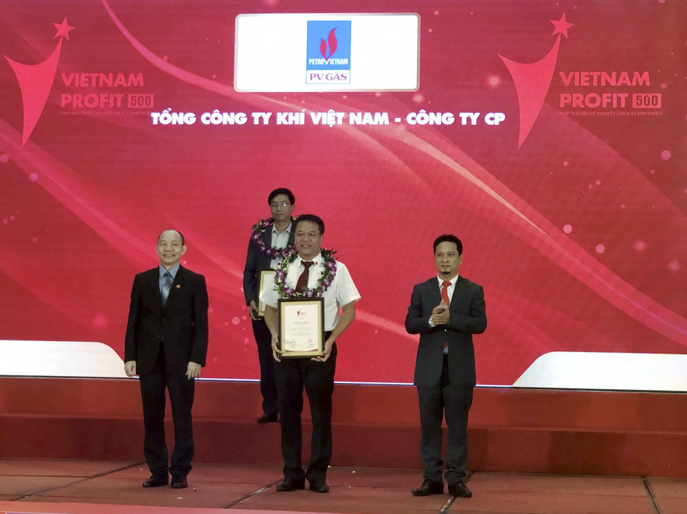 Đại diện PV GAS nhận tôn vinh tại Profit500 năm 2018