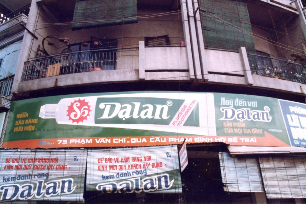 Kem đánh răng Dạ Lan