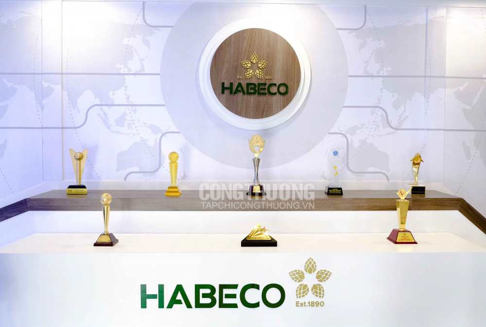 Lễ kỷ niệm 10 năm khánh thành Nhà máy Bia Hà Nội - Mê Linh và đón nhận Huân chương Lao động hạng Ba do Chủ tịch nước trao tặng