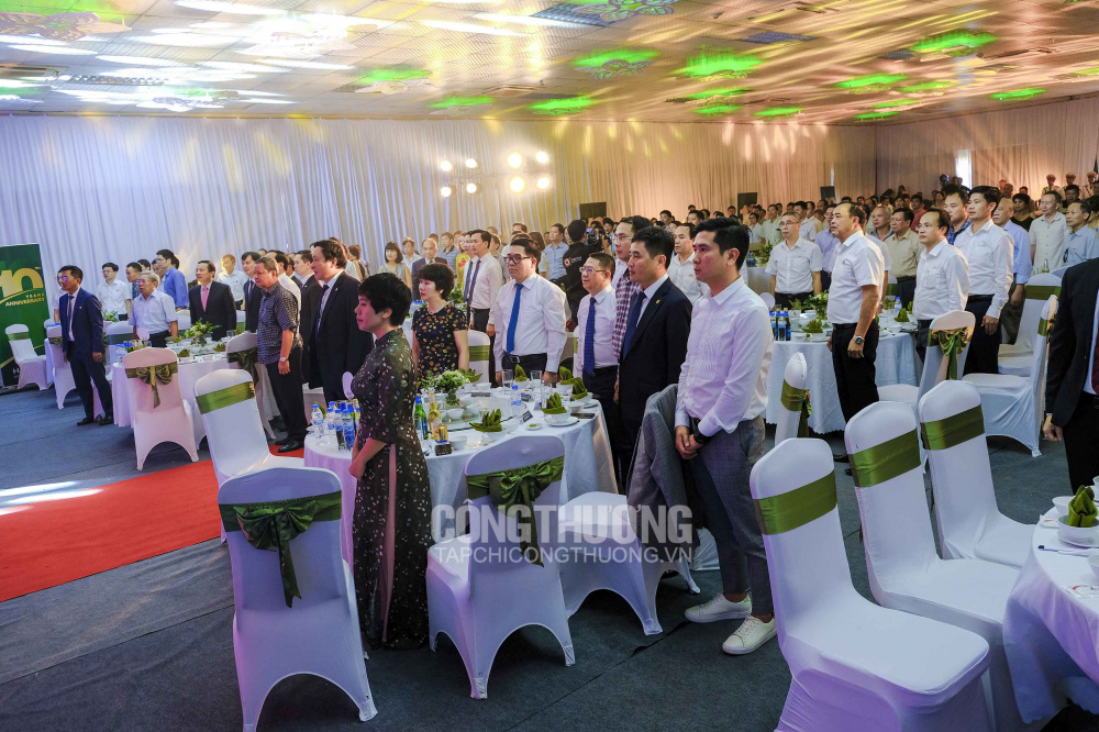 Lễ kỷ niệm 10 năm khánh thành Nhà máy Bia Hà Nội - Mê Linh và đón nhận Huân chương Lao động hạng Ba do Chủ tịch nước trao tặng