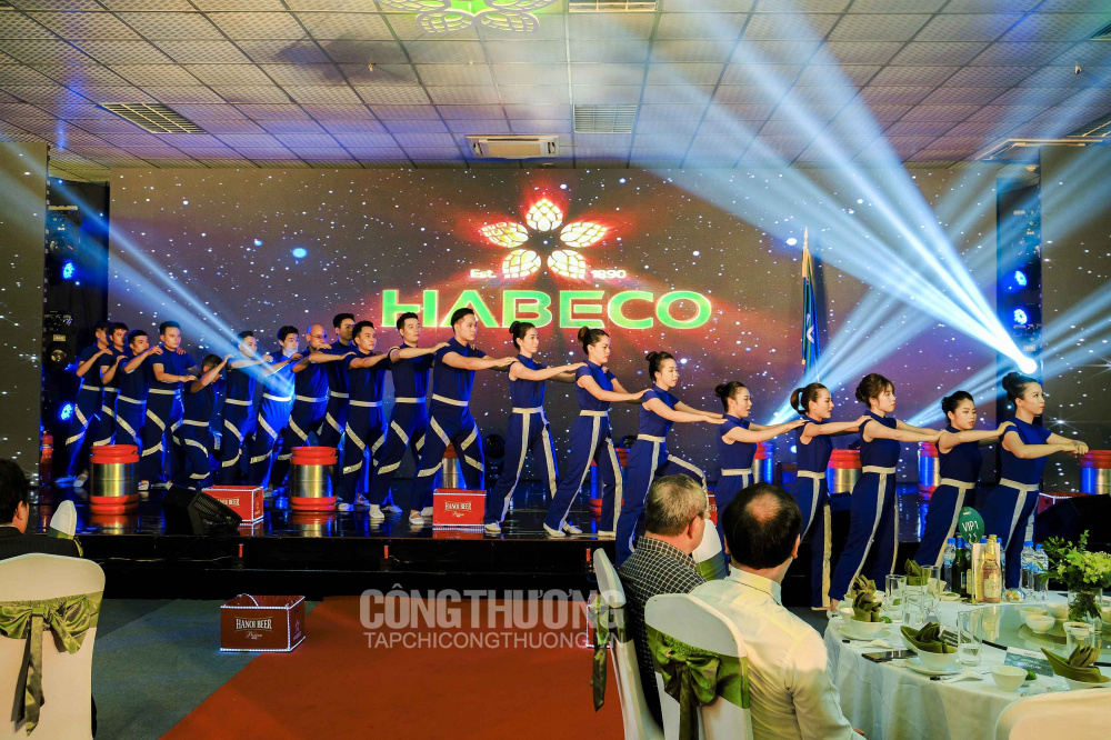 Lễ kỷ niệm 10 năm khánh thành Nhà máy Bia Hà Nội - Mê Linh và đón nhận Huân chương Lao động hạng Ba do Chủ tịch nước trao tặng