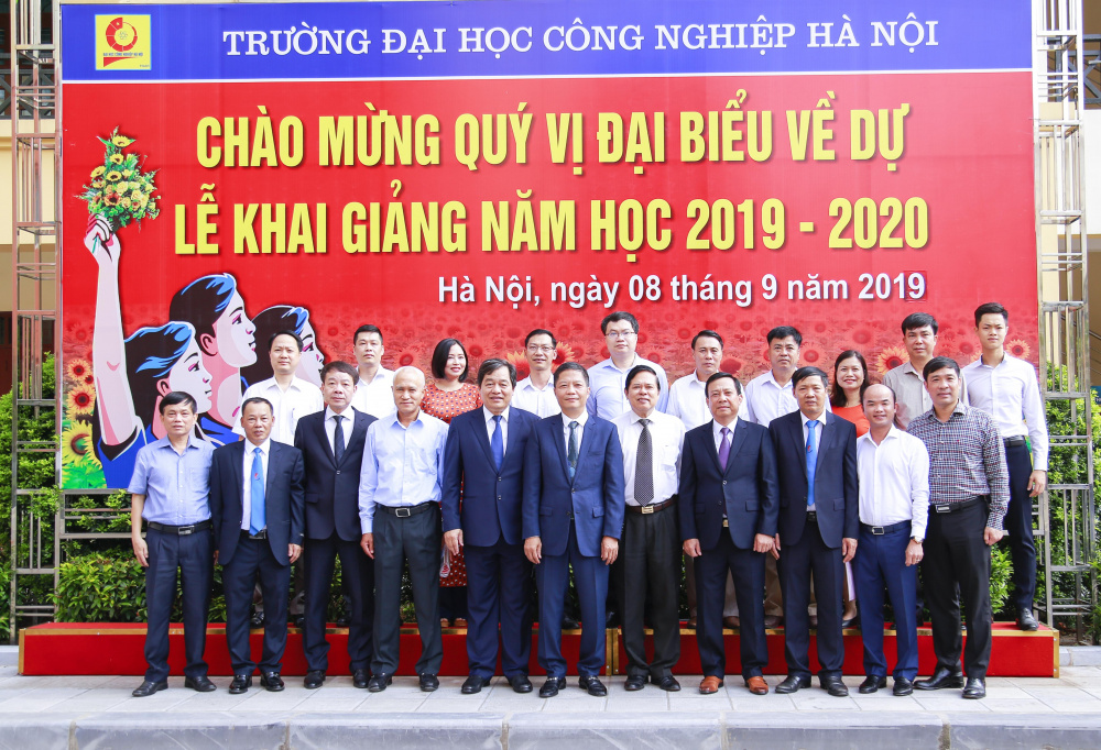 Đại học Tải về ứng dụng CWIN05 ngay hôm nay Hà Nội tưng bừng khai giảng