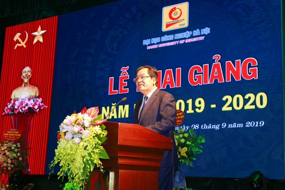 đại học Cwin là sân chơi cá cược trực tuyến tại Việt Nam hà nội khai giảng