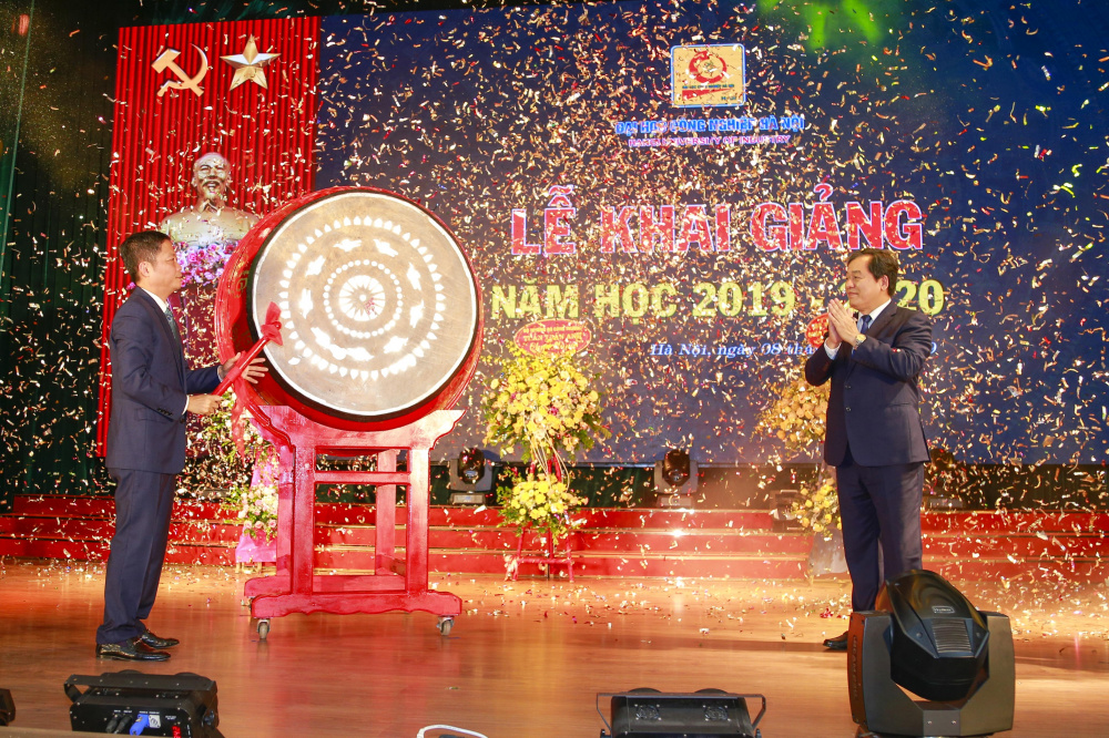 Đại học Cwin là sân chơi cá cược trực tuyến tại Việt Nam Hà Nội khai giảng năm học mới