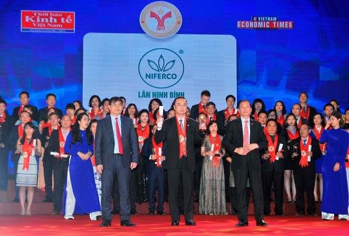 lãnh đạo NIFERCO nhận giải thưởng