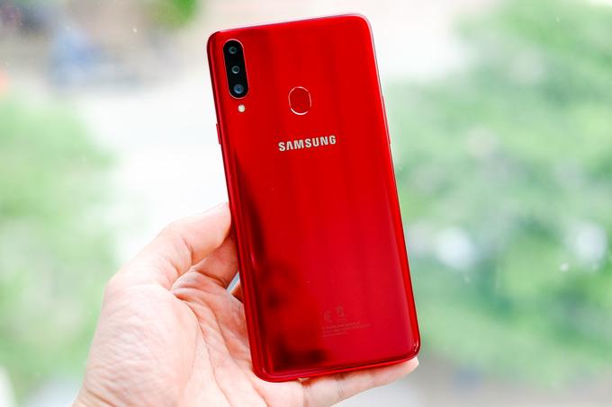 Samsung Galaxy A20s đỏ