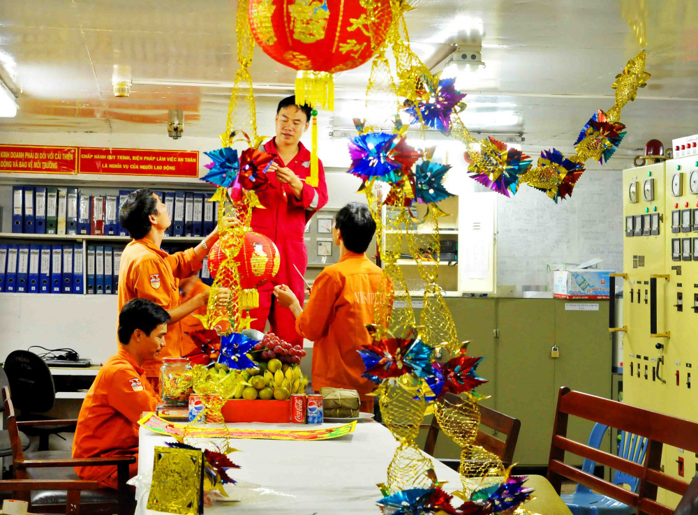 Cán bộ, nhân viên PVN liên hoan văn nghệ.