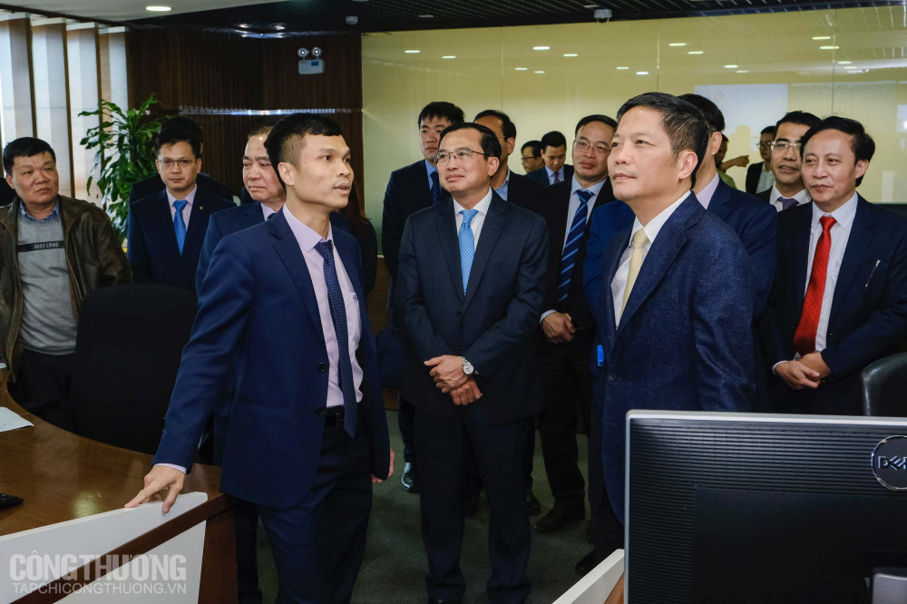 Bộ trưởng Trần Tuấn Anh cùng đoàn công tác Cwin63 sân chơi đỉnh cao hỏi thăm tình hình cung ứng điện dịp Tết Nguyên đán 2020