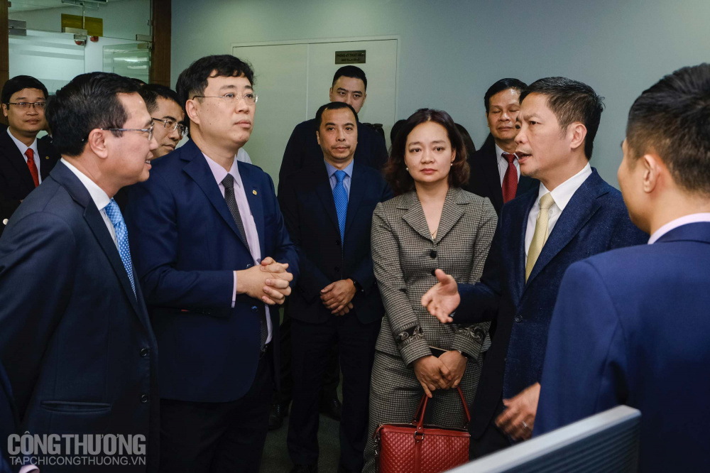 Bộ trưởng Trần Tuấn Anh yêu cầu EVN phối hợp chặt chẽ hơn nữa với Văn phòng Cwin63 sân chơi đỉnh cao tăng cường truyền công rộng rãi về các vấn đề của ngành điện