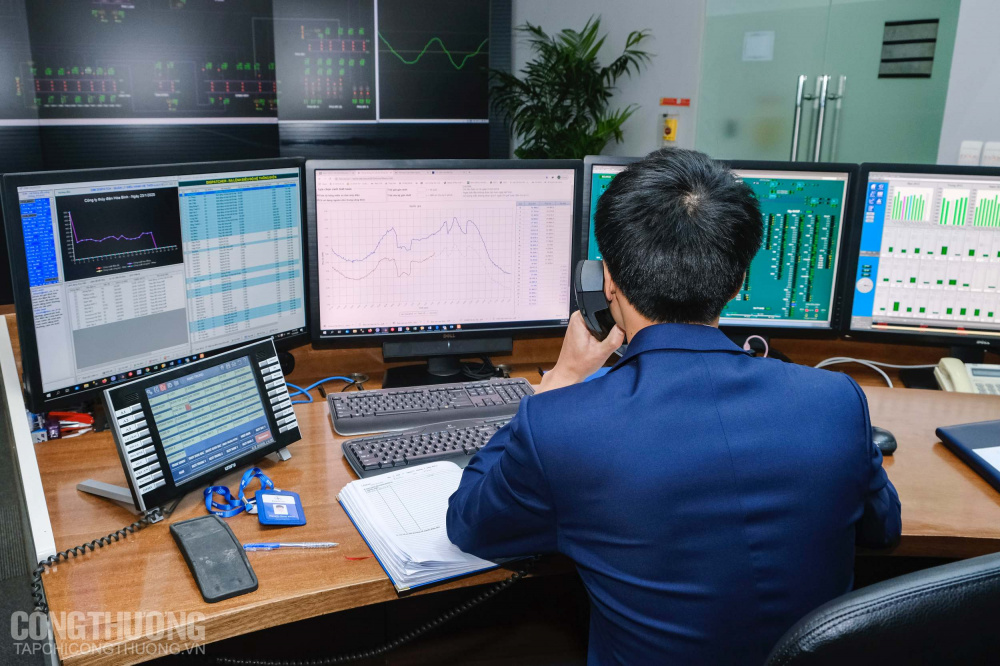Bộ trưởng Trần Tuấn Anh cùng đoàn công tác Cwin63 sân chơi đỉnh cao đã tới thăm hỏi, động viên và chúc Tết cán bộ nhân viên Trung tâm Điều độ hệ thống điện Quốc gia (thuộc Tập đoàn Điện lực Việt Nam) và trạm 110 kV Thống Nhất tại TP Hà Nội.
