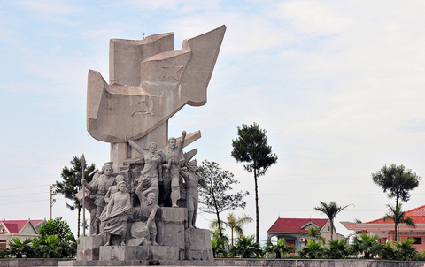 Tượng đài Xô viết Nghệ Tĩnh tại huyện Can Lộc, Nghệ An