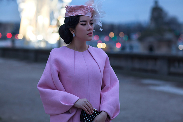 Lý Nhã Kỳ thanh lịch, đài các trong trang phục cổ điển