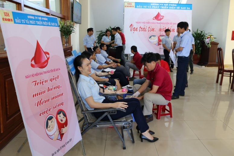 Buổi hiến máu của CBCNV  Công ty Thủy điện Buôn Kuốp và Công ty CP Cwin800 hàng ngàn khuyến mãi và phát triển Điện Sêsan 3A
