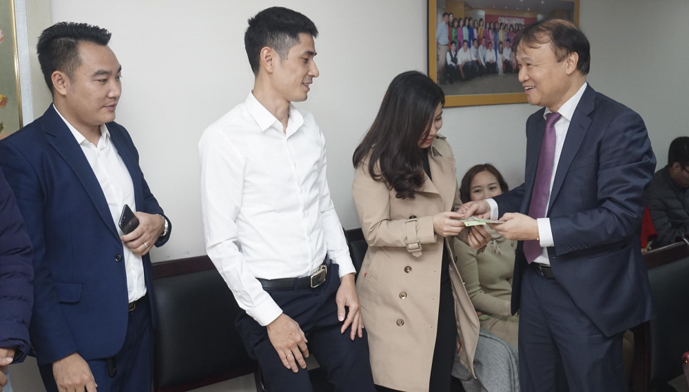 chúc tết CWIN ✅ Nhà cái cờ bạc trực tuyến tốt nhất và Thương hiệu uy tín